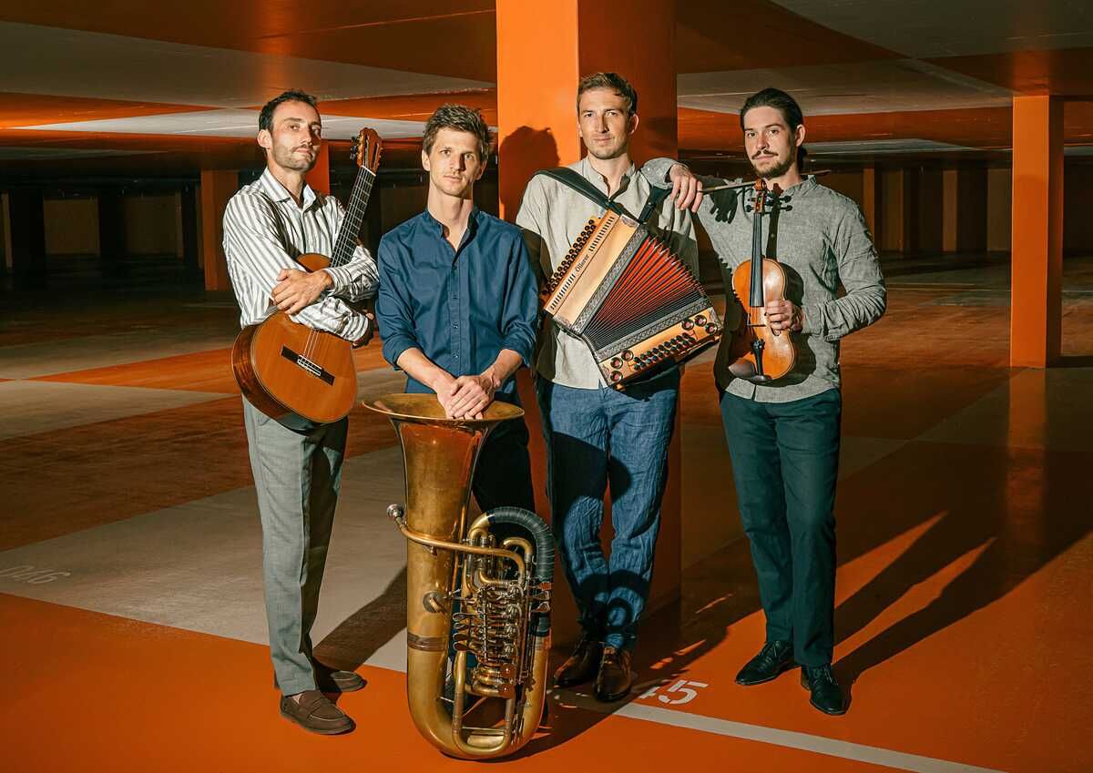 Maxjoseph spielt in der Stadtbliothek Rosenheim