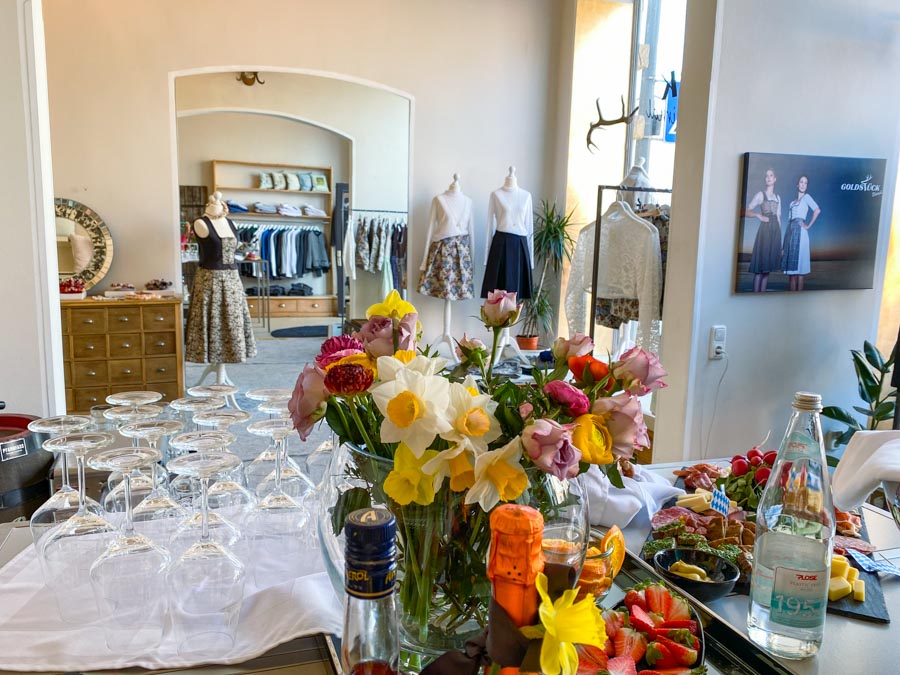 gaeste_goldstueck_dirndl_zehn_jahre_12