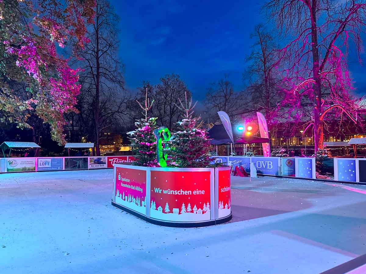 Rosenheimer Winterzauber Kunststoff-Eislaufbahn