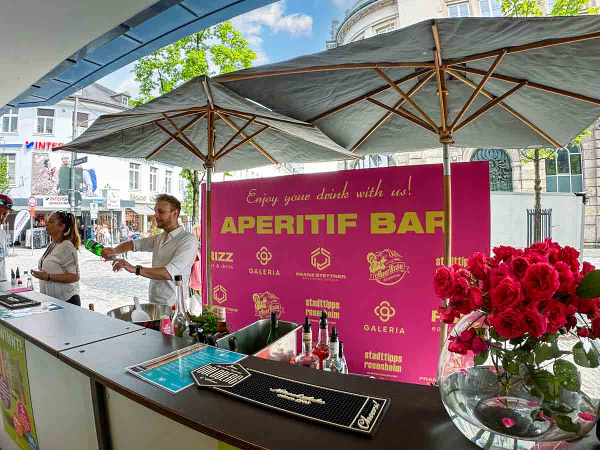Jeden Samstag Aperitif RIZZ Bar vorm Galeria (Karstadt) Haupteingang