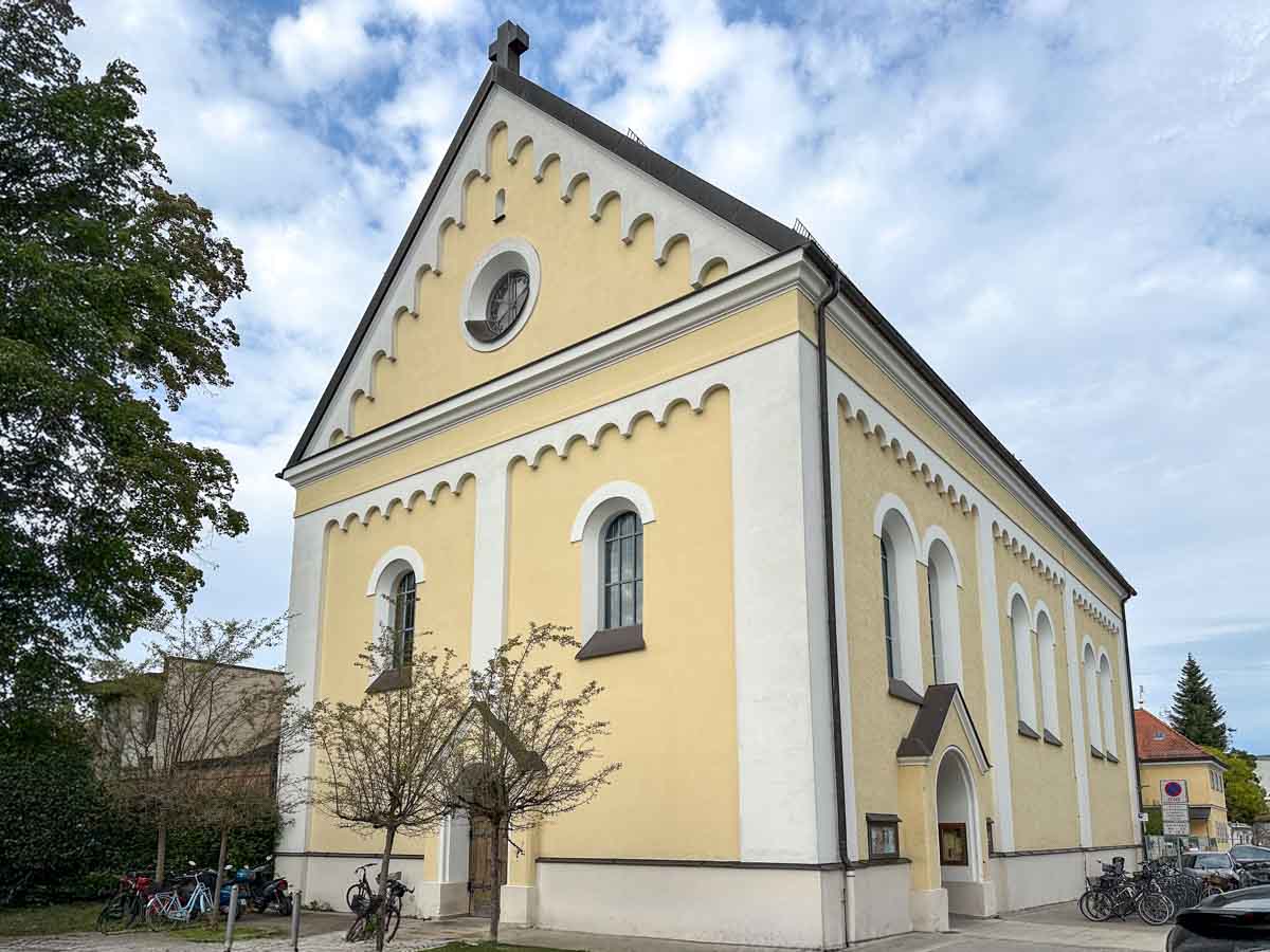 eingang friedhof credit stadttipps rosenheim 02