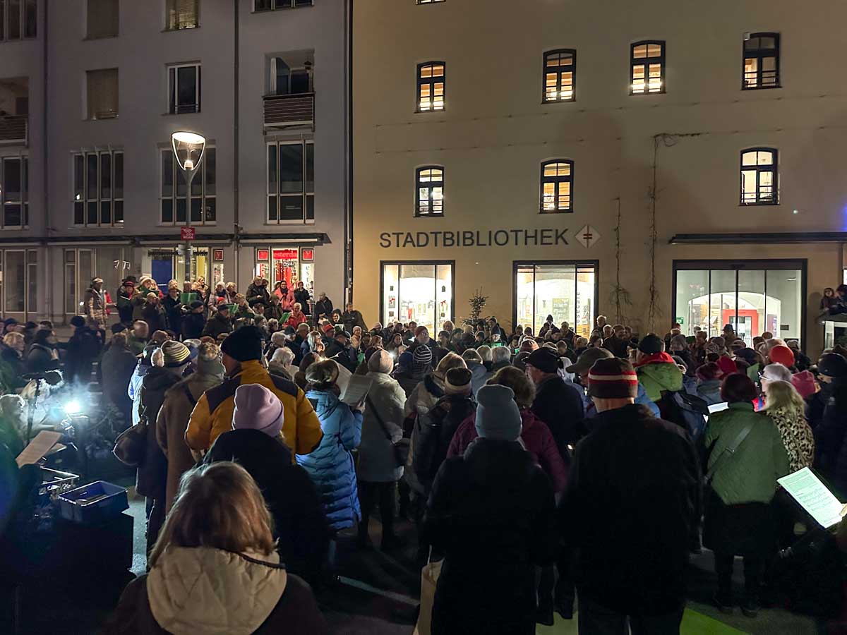 stadtbibliothek ovb adventssingen credit stadttipps rosenheim 02