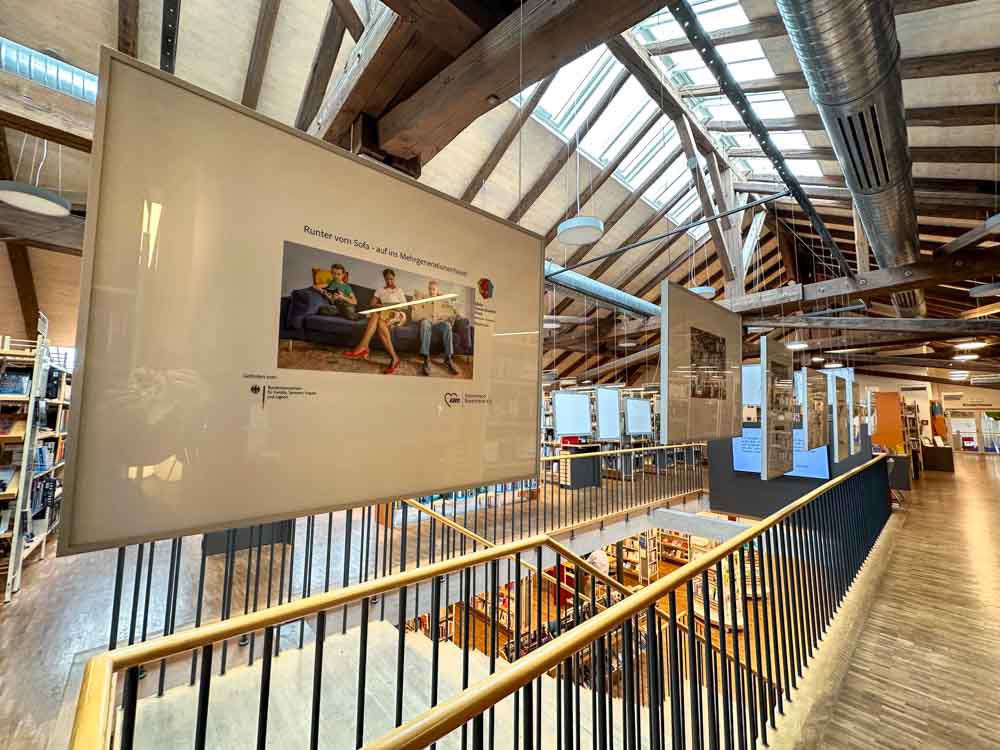 Ausstellung Rosenheimer Ehrenamtliche Stadtbibliothek ©Stadttipps Rosenheim