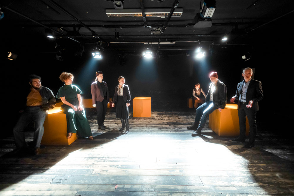 Theaterinsel Rosenheim Die Opferung von Gorge Mastromas ©Maxim Kruse 08