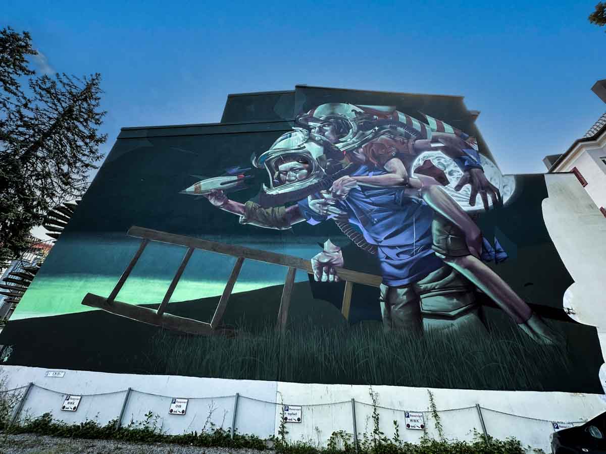 Geschäftshaus Gillitzerstraße Mr. Woodland Transit Art ©Stadttipps Rosenheim 08