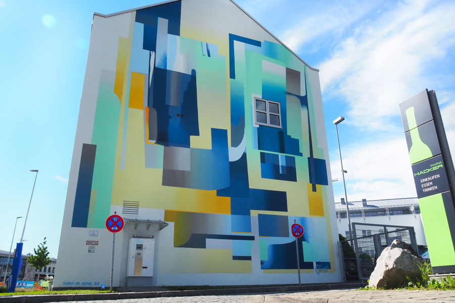 Transit Art Wand 200m² Abstrakte Malerei, Giebelwand Posthöfe, Künstler Tomislav Topic Qintessenz