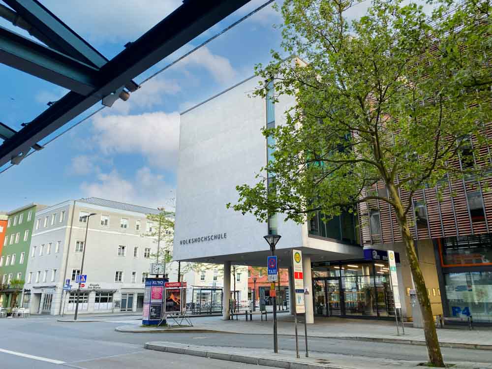 Die VHS ist inmitten in der Rosenheimer Innenstadt @stadttipps rosenheim