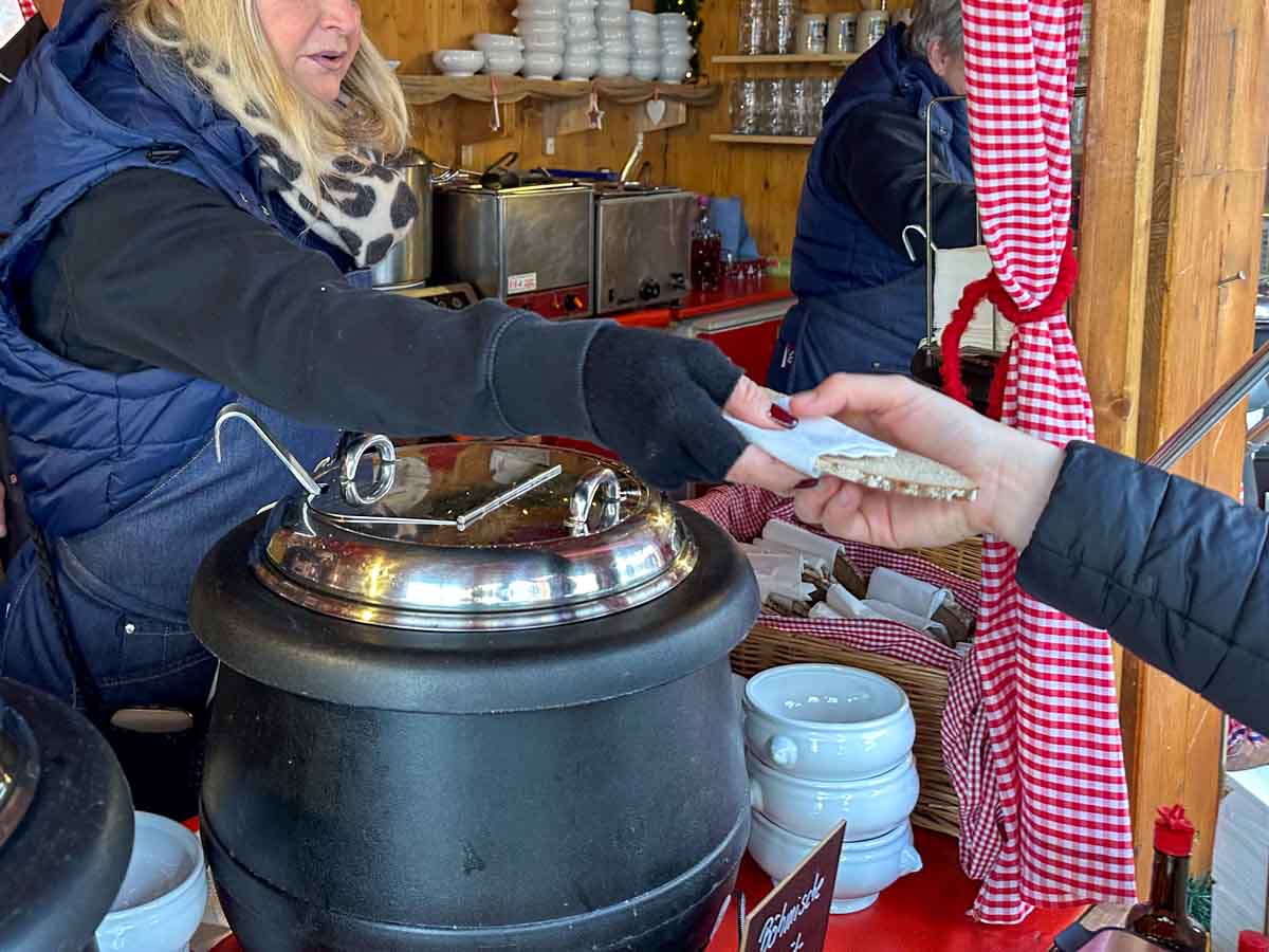 suppenalm-christkindlmarkt-credit-stadttipps-rosenheim-08