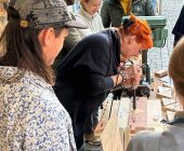 Vor dem Mitter-Store mit Rotmilan einen eigenen Holz-Teelichthalter bauen_01