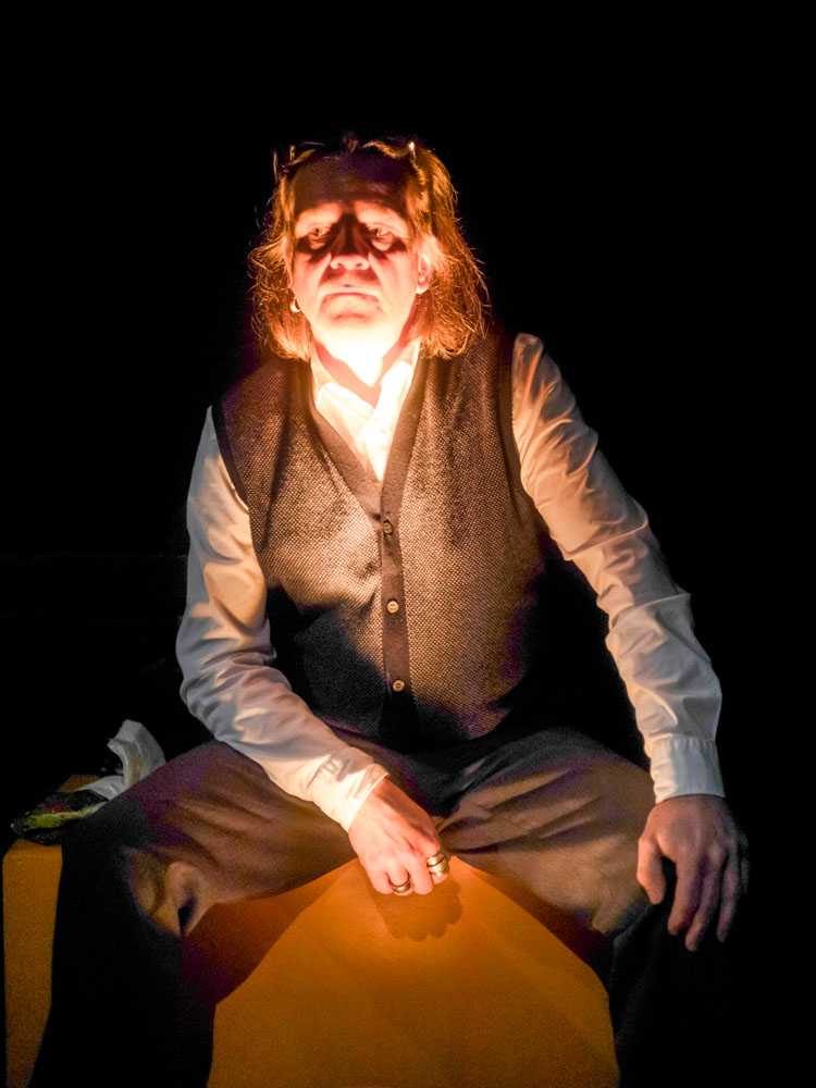 theaterinsel_rosenheim_die_opferung_von_gorge_mastromas_©maxim_kruse_07