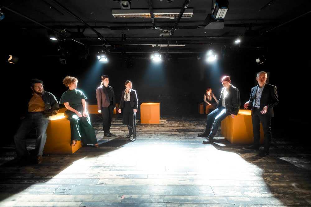 theaterinsel_rosenheim_die_opferung_von_gorge_mastromas_©maxim_kruse_08