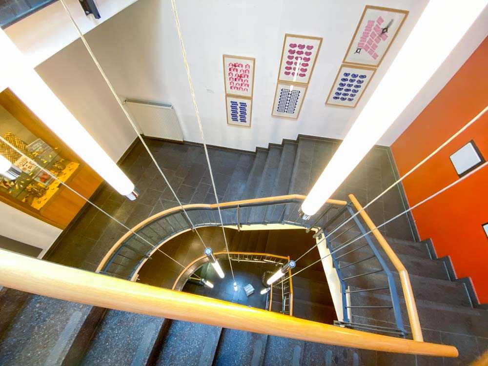 stadtbibliothek_rosenheim_treppenhaus©stadttipps_rosenheim