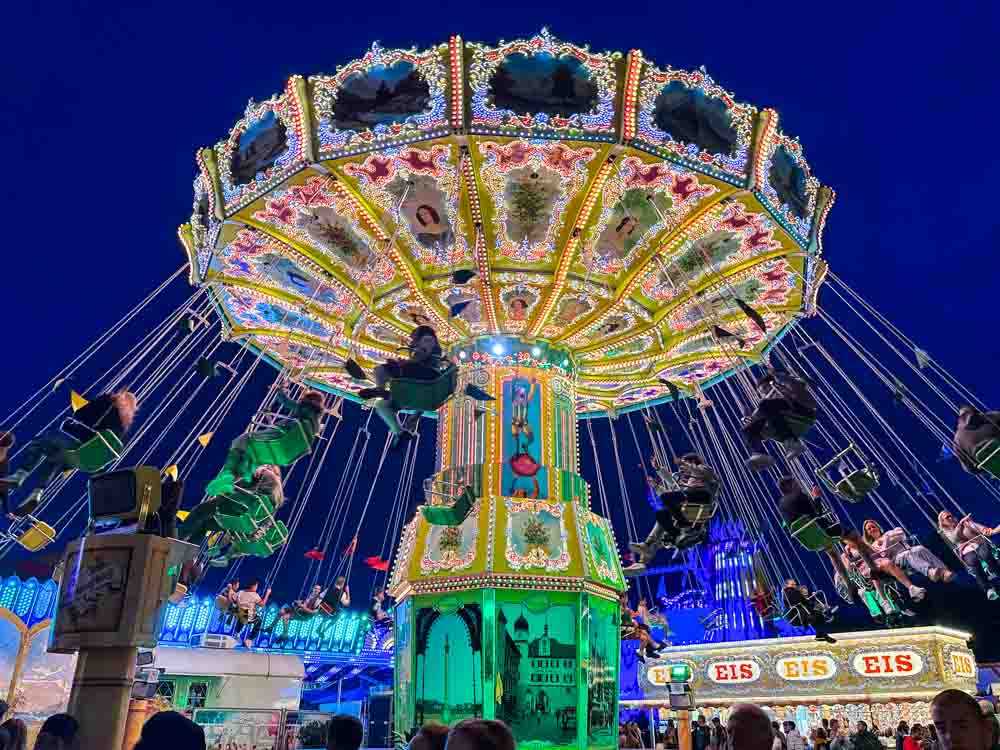 kettenkarussell_nachts_herbstfest©stadttipps_rosenheim_01
