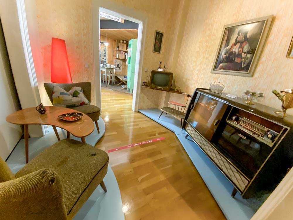 staedtisches_museum_nierentisch_und_phonoschrank_copyright_stadttipps_rosenheim